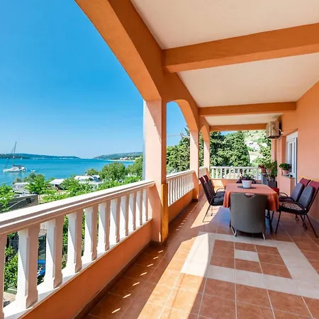 Luxury Seget Donji With Terrace And Sea View