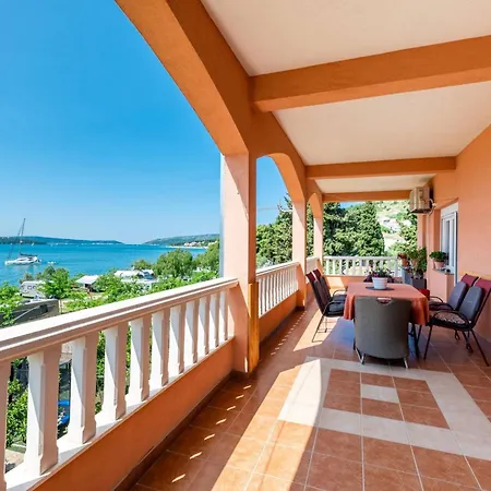 Luxury Seget Donji With Terrace And Sea View
