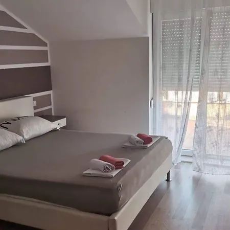 Luxury Seget Donji With Terrace And Sea View Apartment